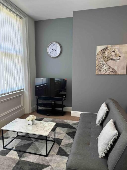 New Hmm Apartmentz - Free Parking - Beautiful Area صندرلاند المظهر الخارجي الصورة